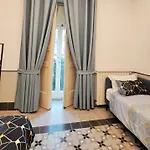 Meuble Santa Chiara Неаполь