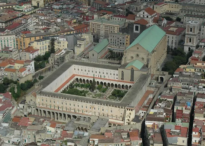 Meuble Santa Chiara Pensión 4*